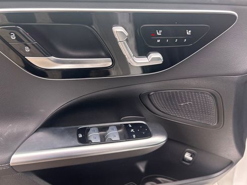 Used 2025 Mercedes-Benz C 300 4MATIC Sedan image 11