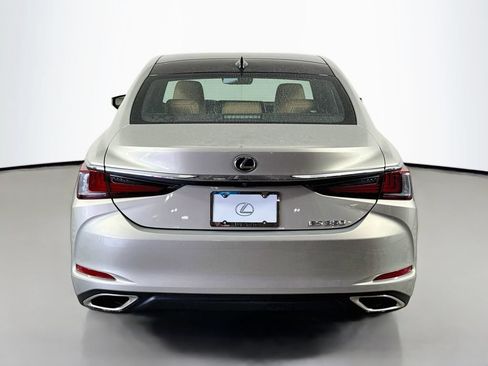 Used 2019 Lexus ES 350 Ultra Luxury w/ Accessory Package 2 FWD image 6