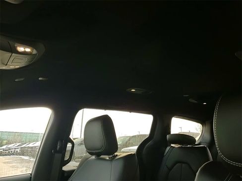 New 2026 Chrysler Pacifica Select image 31