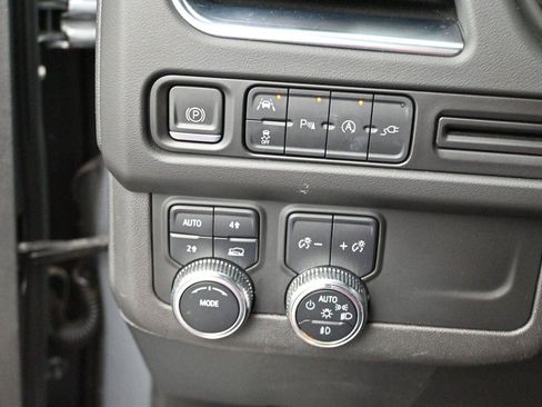Used 2022 GMC Yukon XL SLT AWD/4WD image 22