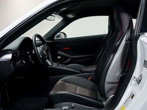 Used 2019 Porsche 911 Carrera image 8