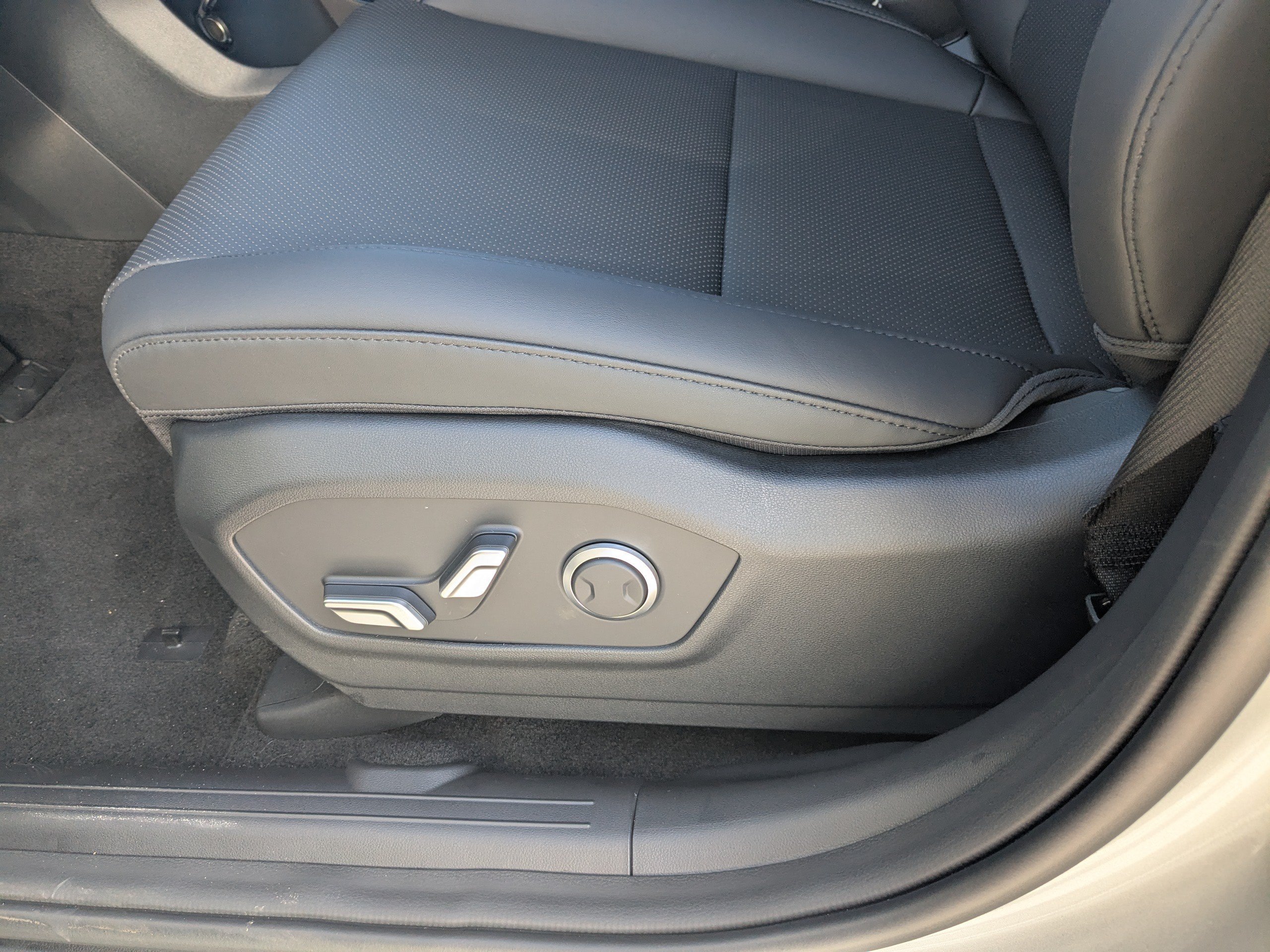 New 2026 Hyundai Santa Fe SEL FWD image 22