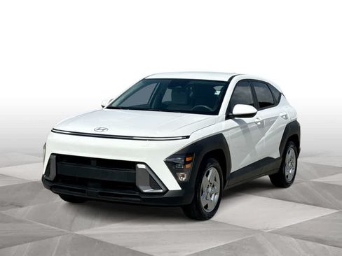 Used 2025 Hyundai Kona SE FWD image 4