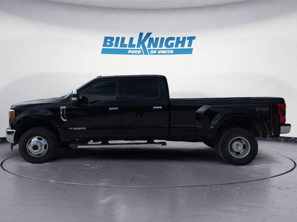 Used 2019 Ford F350 Lariat w/ Lariat Ultimate Package AWD/4WD image 2