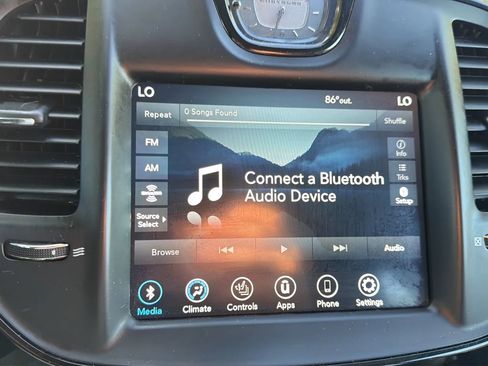 Used 2020 Chrysler 300 S RWD image 11