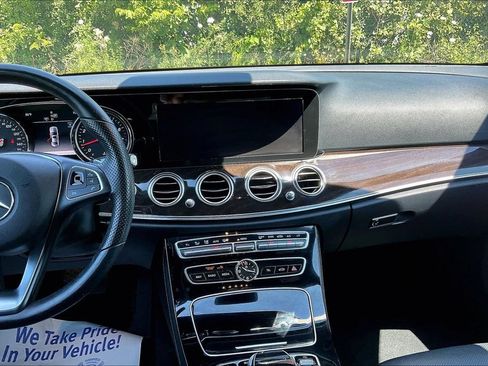 Used 2018 Mercedes-Benz E 400 4MATIC Sedan image 6