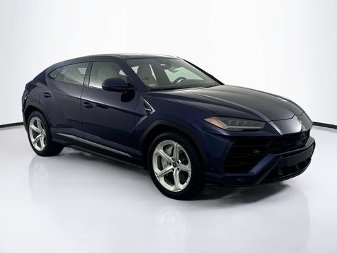 Used 2020 Lamborghini Urus AWD/4WD image 3
