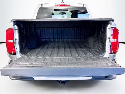 Used 2018 Chevrolet Colorado LT RWD image 25
