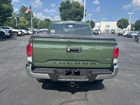Used 2021 Toyota Tacoma TRD Off-Road AWD/4WD image 5
