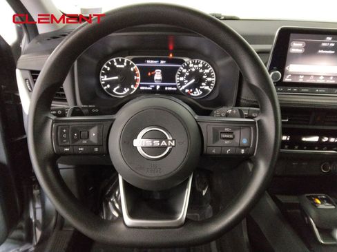 Used 2024 Nissan Rogue SV image 12