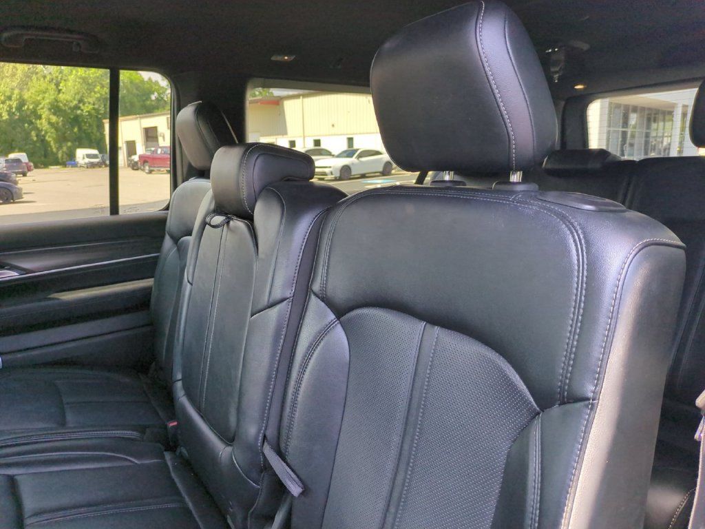 Used 2024 Jeep Wagoneer L Series II w/ Flexible Seating Group AWD/4WD image 30
