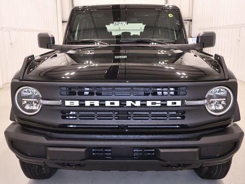New 2026 Ford Bronco 4-Door image 4