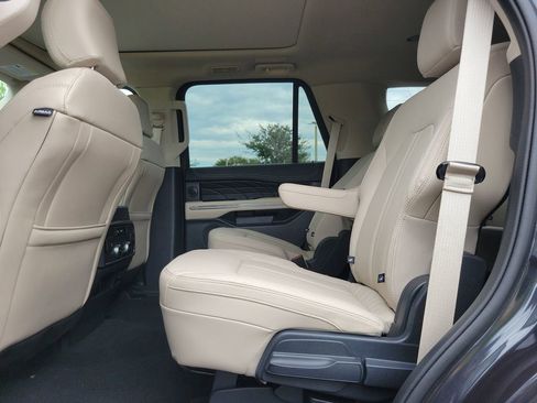 Used 2024 Ford Expedition Platinum AWD/4WD image 11