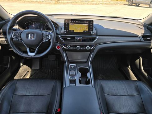 Used 2018 Honda Accord Touring image 5