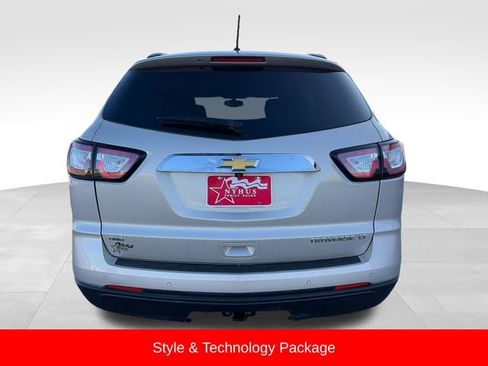 Used 2015 Chevrolet Traverse LT w/ Style and Technology Package image 6