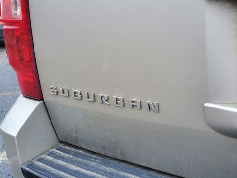 Used 2008 Chevrolet Suburban LTZ w/ LTZ Preferred Equipment Group image 5