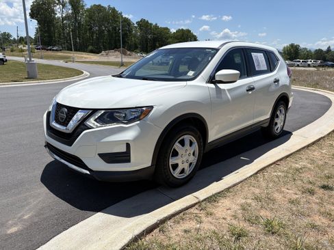 Used 2020 Nissan Rogue S AWD/4WD image 3