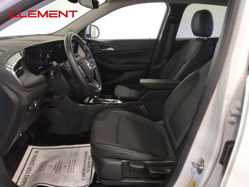 Used 2025 Buick Encore GX Preferred image 25