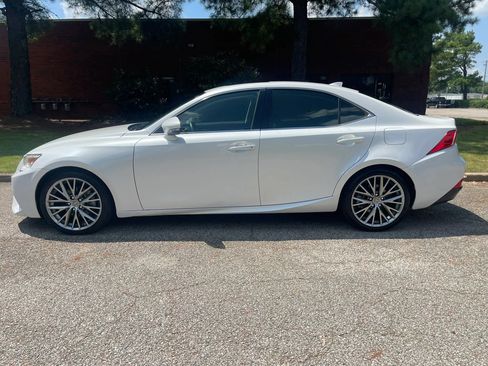 Used 2014 Lexus IS 250 RWD image 2