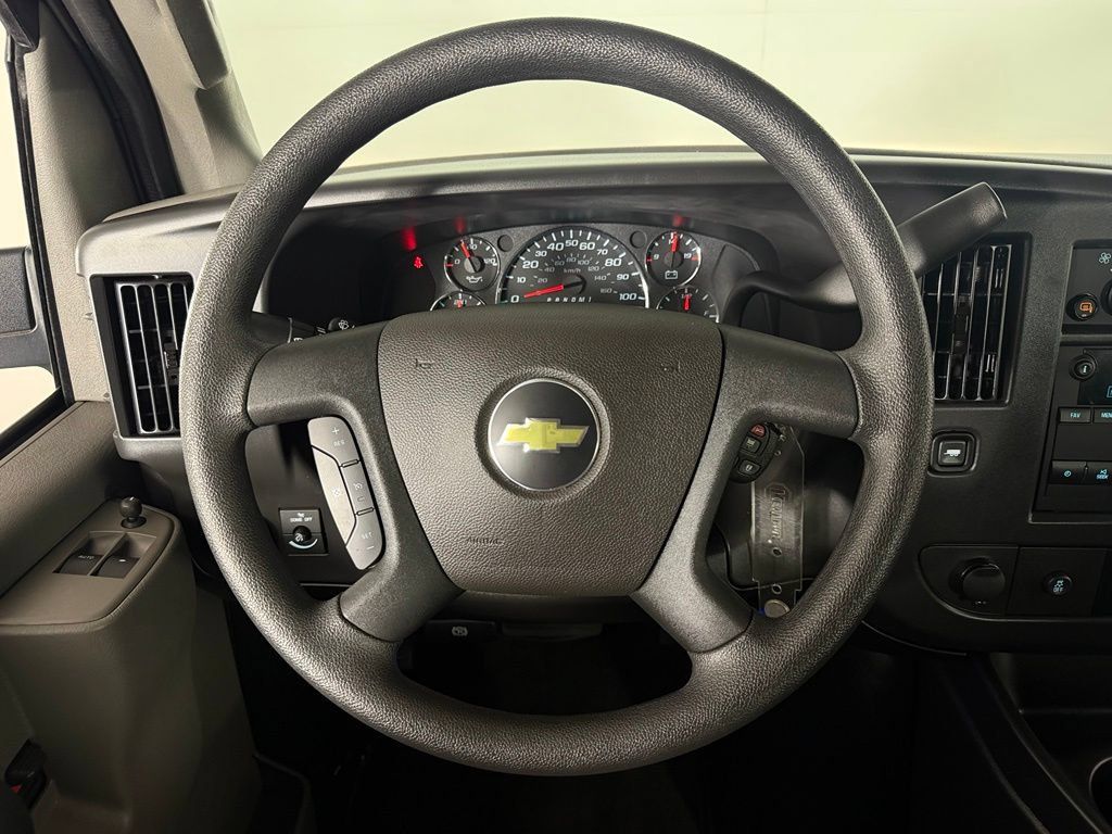 Used 2025 Chevrolet Express 3500 LT w/ LT Preferred Equipment Group RWD image 12