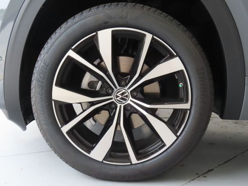 New 2026 Volkswagen Atlas SEL Premium R-Line AWD/4WD image 29