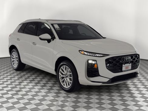 New 2026 Audi Q3 quattro 2.0T AWD/4WD image 7