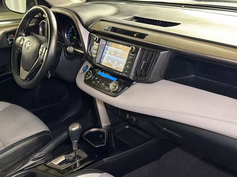 Used 2016 Toyota RAV4 Limited image 11