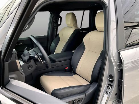Used 2025 Lexus GX 550 AWD/4WD image 8
