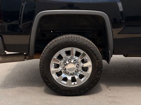 Used 2019 GMC Sierra 2500 Denali w/ Duramax Plus Package AWD/4WD image 15