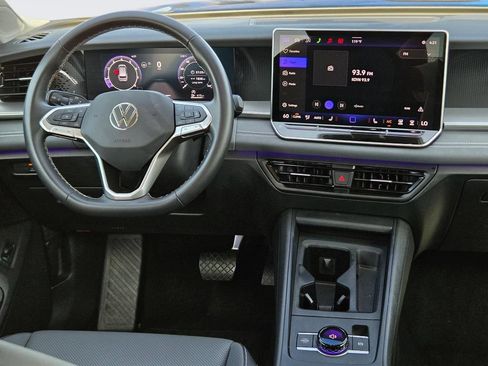 Used 2026 Volkswagen Tiguan SE FWD image 13