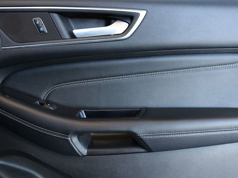 Used 2017 Ford Edge Titanium image 34