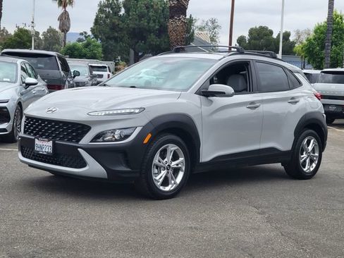 Used 2023 Hyundai Kona SEL w/ Convenience Package AWD/4WD image 2