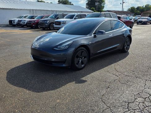Used 2019 Tesla Model 3 RWD image 2