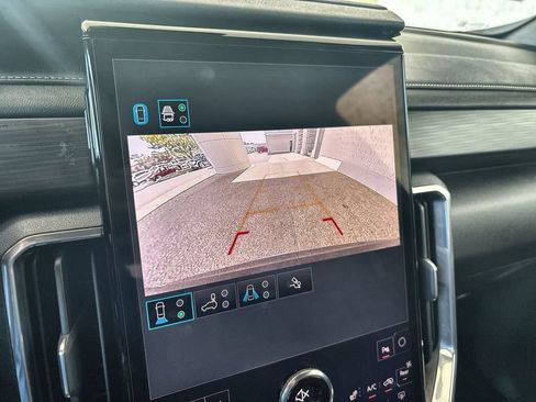 Certified 2025 GMC Acadia Elevation FWD image 15