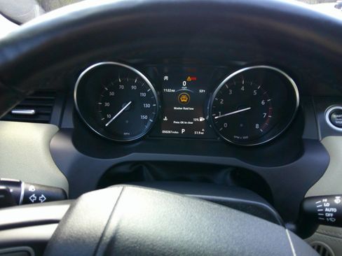 Used 2018 Land Rover Range Rover Evoque SE Premium image 76