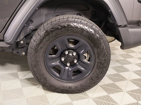 Used 2024 Jeep Wrangler Unlimited Sport AWD/4WD image 17