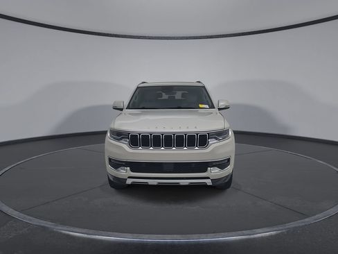 Certified 2022 Jeep Wagoneer Series III w/ Premium Group I AWD/4WD image 6