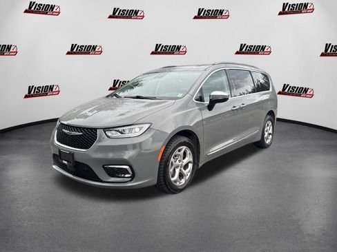 Used 2023 Chrysler Pacifica Limited AWD/4WD image 1