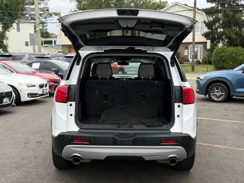 Used 2019 GMC Acadia SLT image 9