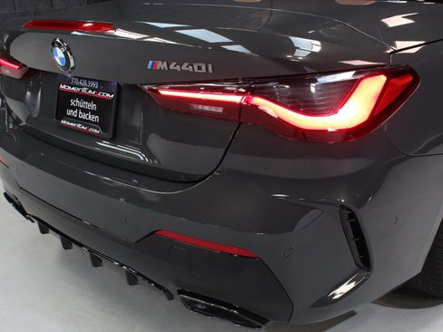 Used 2024 BMW M440i Convertible w/ Premium Package RWD image 24