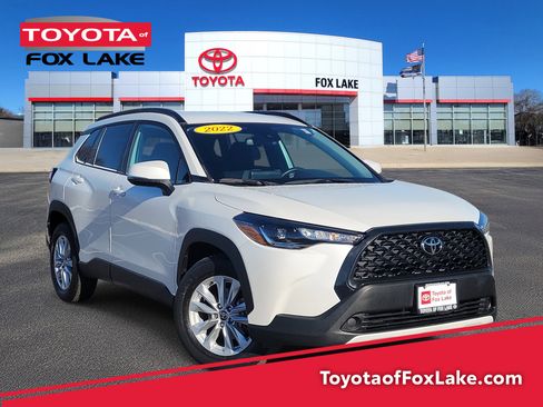 Used 2022 Toyota Corolla Cross LE image 1