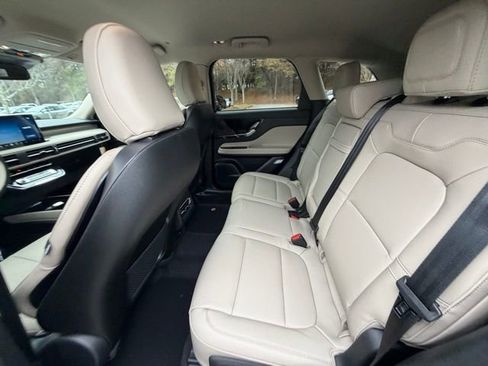 New 2026 Lincoln Corsair Premiere image 12