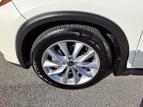 Used 2020 INFINITI QX50 Luxe w/ Navigation Package image 18