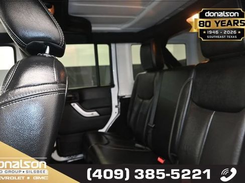 Used 2016 Jeep Wrangler Unlimited Rubicon AWD/4WD image 11