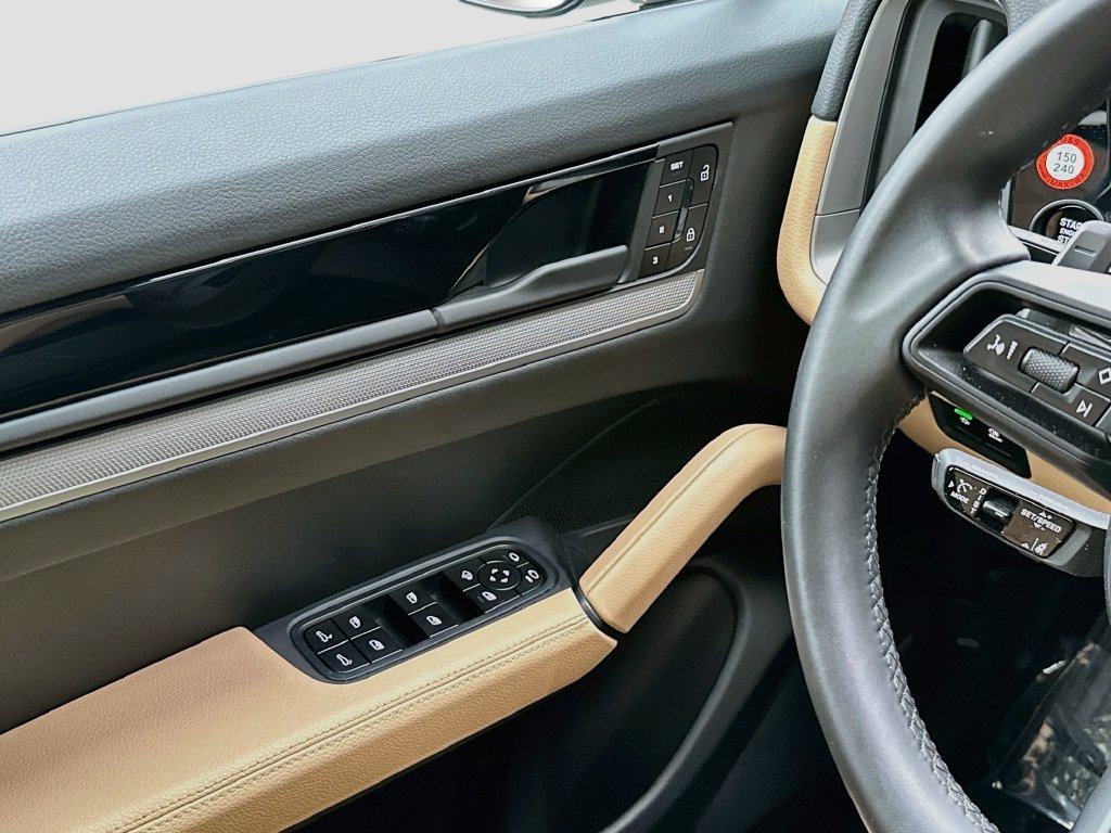 Certified 2026 Porsche Cayenne Coupe AWD/4WD image 20