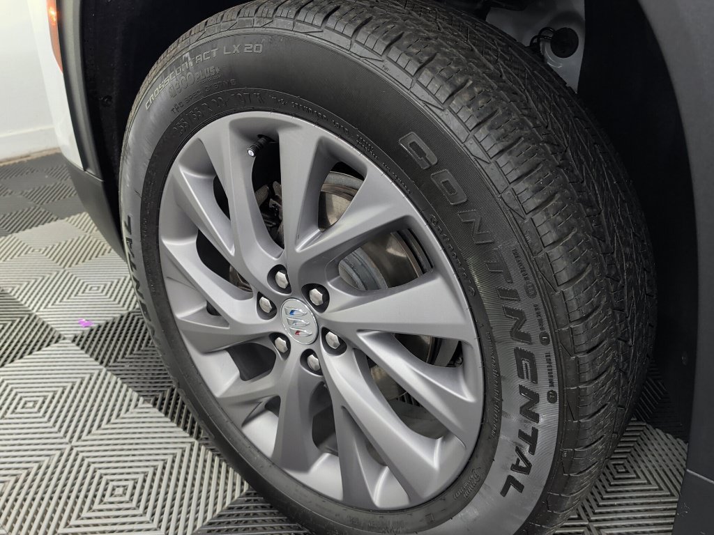 Used 2026 Buick Enclave Preferred FWD image 41
