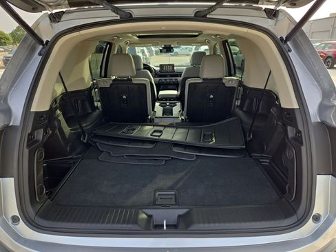 Certified 2025 Honda Pilot Touring image 30