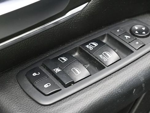 Used 2019 RAM 1500 Big Horn AWD/4WD image 14