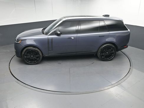Used 2024 Land Rover Range Rover Long Wheelbase SE image 32