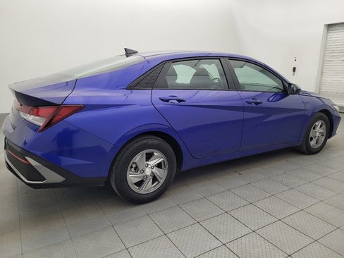Used 2025 Hyundai Elantra SE FWD image 10